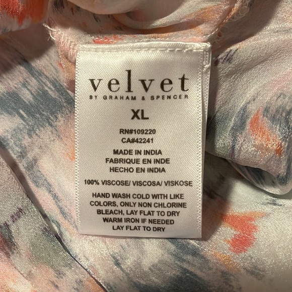 Multi-Color Floral Blouse - Picture 6 of 6